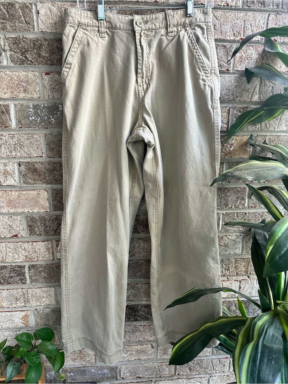 Aeropostale Men's Khaki Tan Chino Pants